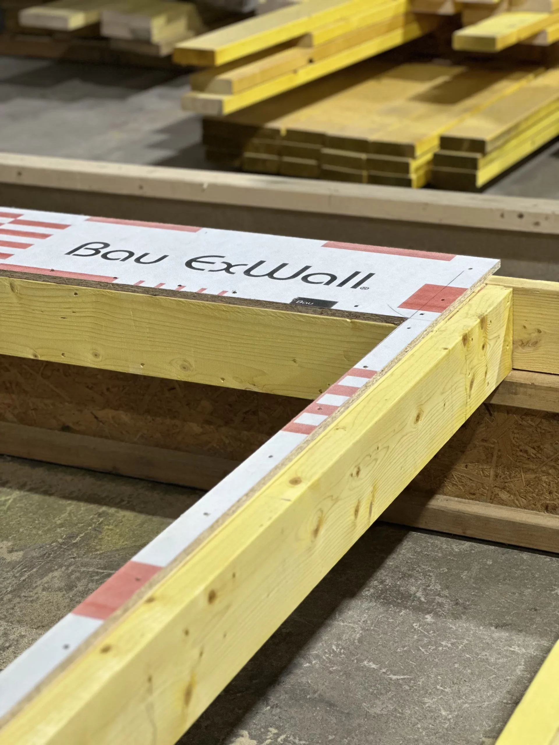 Panneau de contreventement pare-pluie Bau EXWall® 1000 posé en atelier