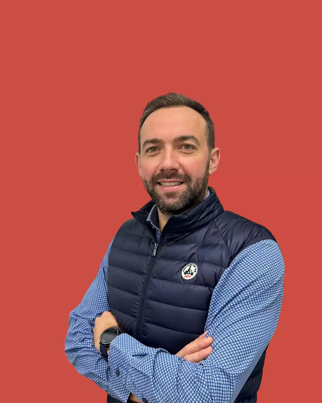 Photo de profil de Franck Richer sur fond orange